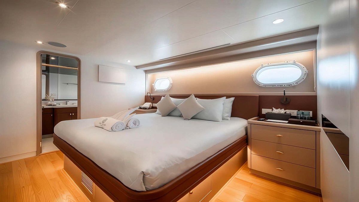 Аренда мега яхты Sea Bear Westport 130 на Пхукете
